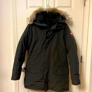 Men’s size large genuine Canada Goose puffer jacket.